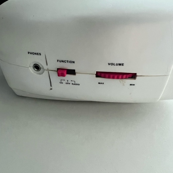 1D Pink and White Boombox with Ergonomic Design - Picture 10 of 11